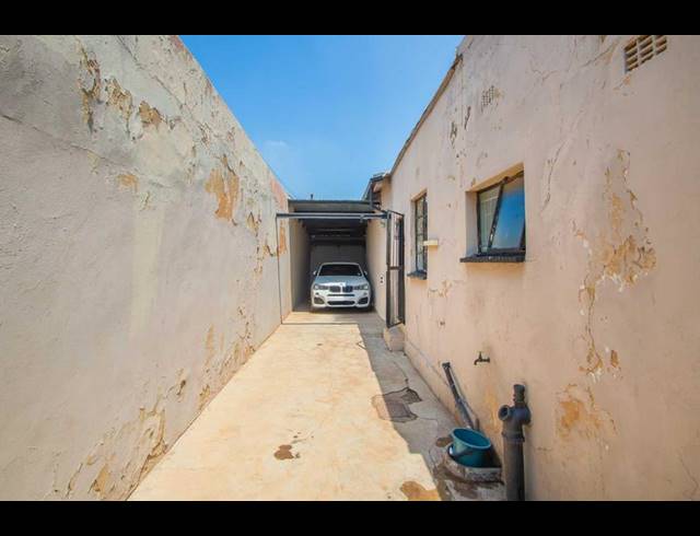 6 BEDROOM HOUSE FOR SALE IN BRIXTON